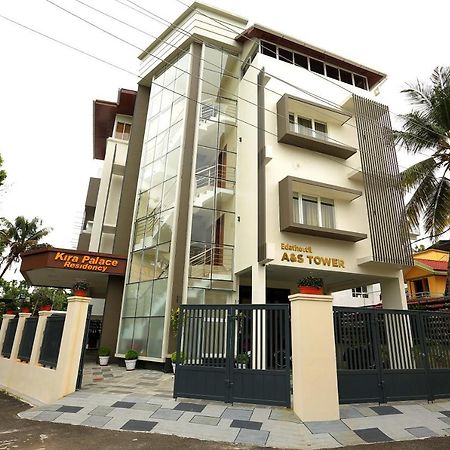 Kira Palace Residency Hotel เออร์นาคูลัม ภายนอก รูปภาพ