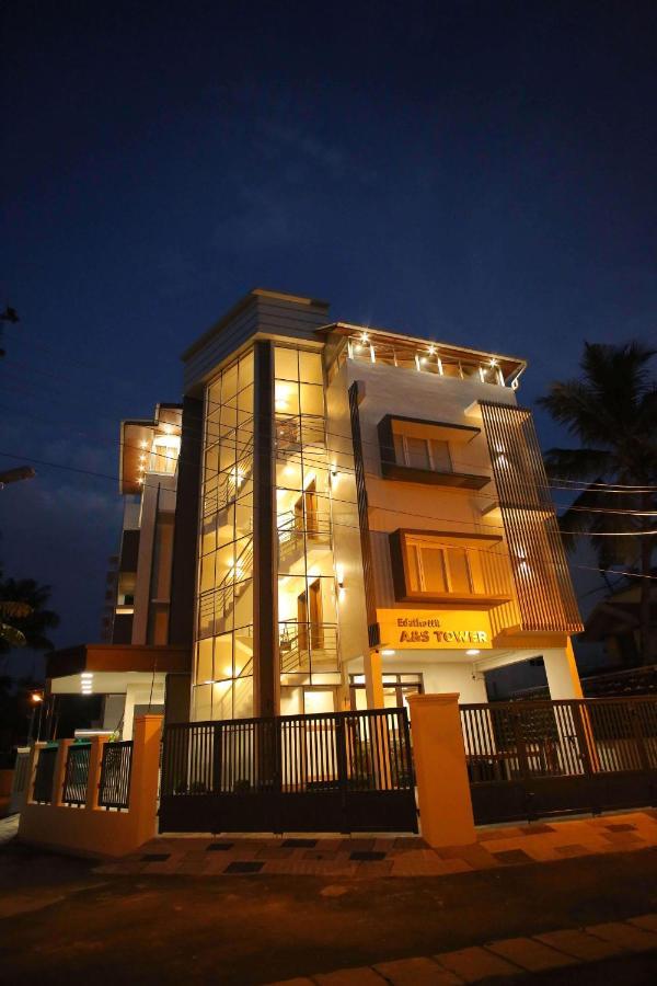 Kira Palace Residency Hotel เออร์นาคูลัม ภายนอก รูปภาพ