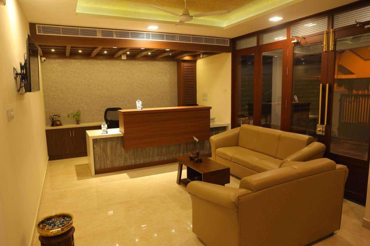 Kira Palace Residency Hotel เออร์นาคูลัม ภายนอก รูปภาพ