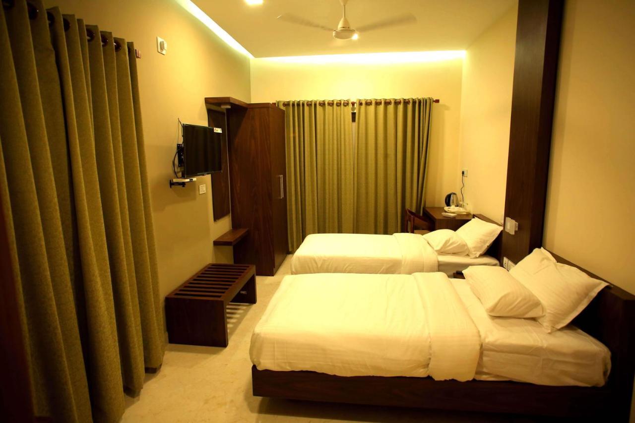 Kira Palace Residency Hotel เออร์นาคูลัม ภายนอก รูปภาพ