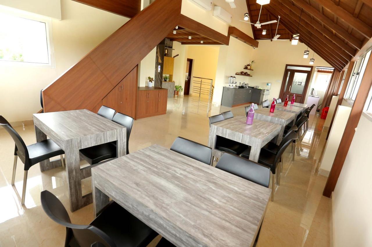 Kira Palace Residency Hotel เออร์นาคูลัม ภายนอก รูปภาพ