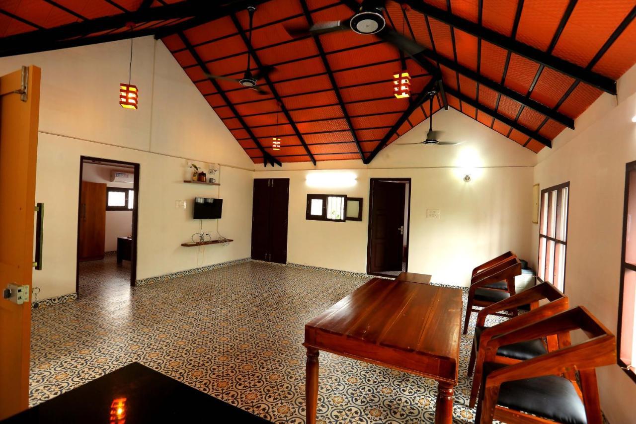 Kira Palace Residency Hotel เออร์นาคูลัม ภายนอก รูปภาพ