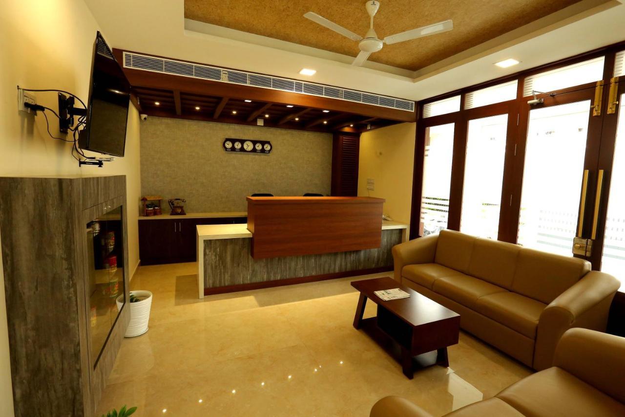 Kira Palace Residency Hotel เออร์นาคูลัม ภายนอก รูปภาพ