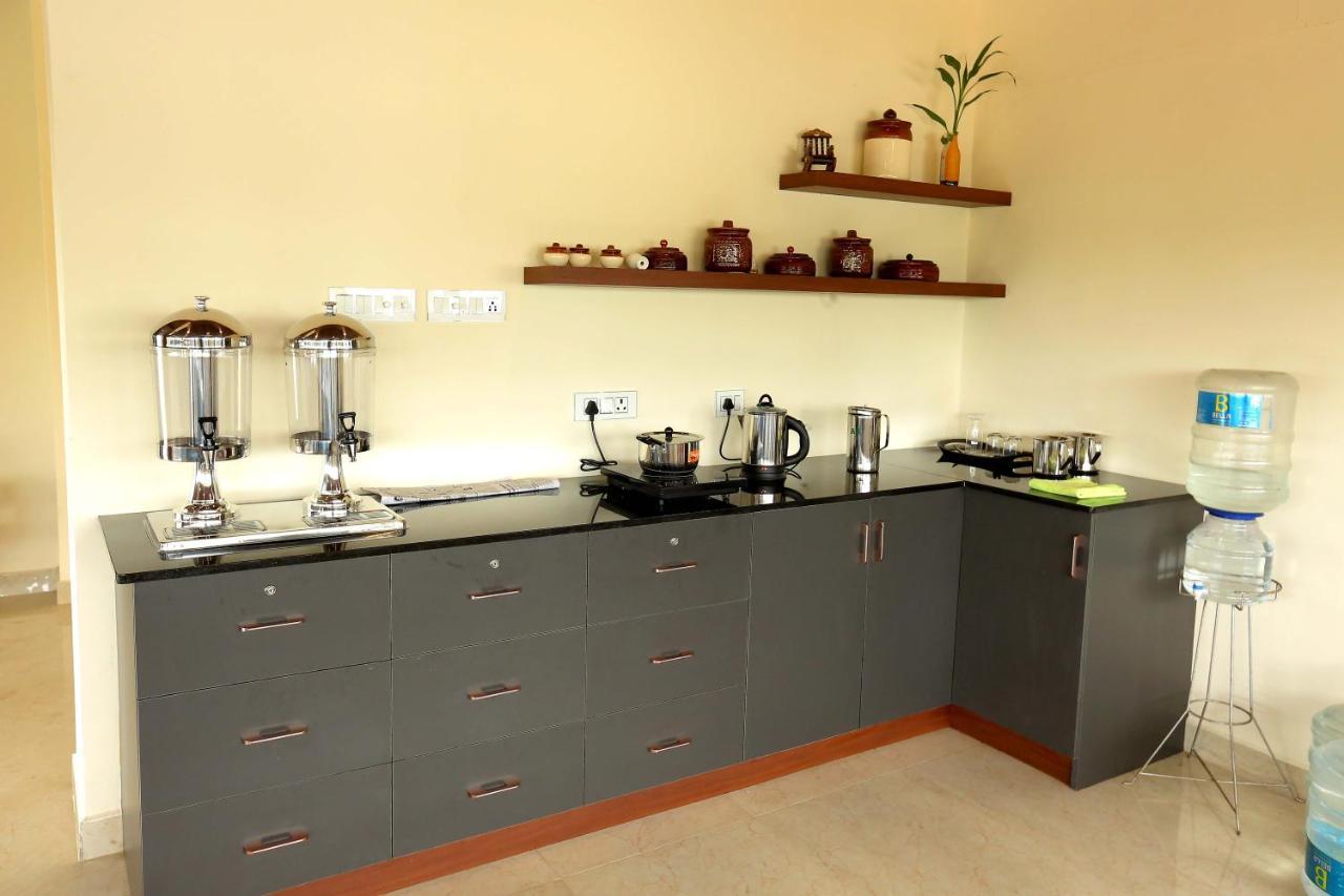 Kira Palace Residency Hotel เออร์นาคูลัม ภายนอก รูปภาพ